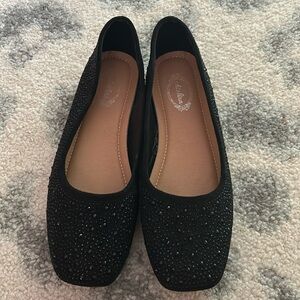 Women’s black flats size 37 (size 6)